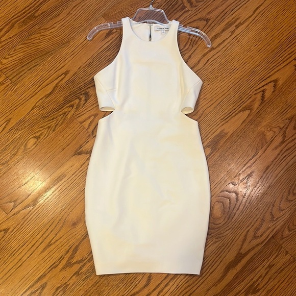 Elizabeth and James Woman’s White Cutout Dress Size 2 - Picture 3 of 7